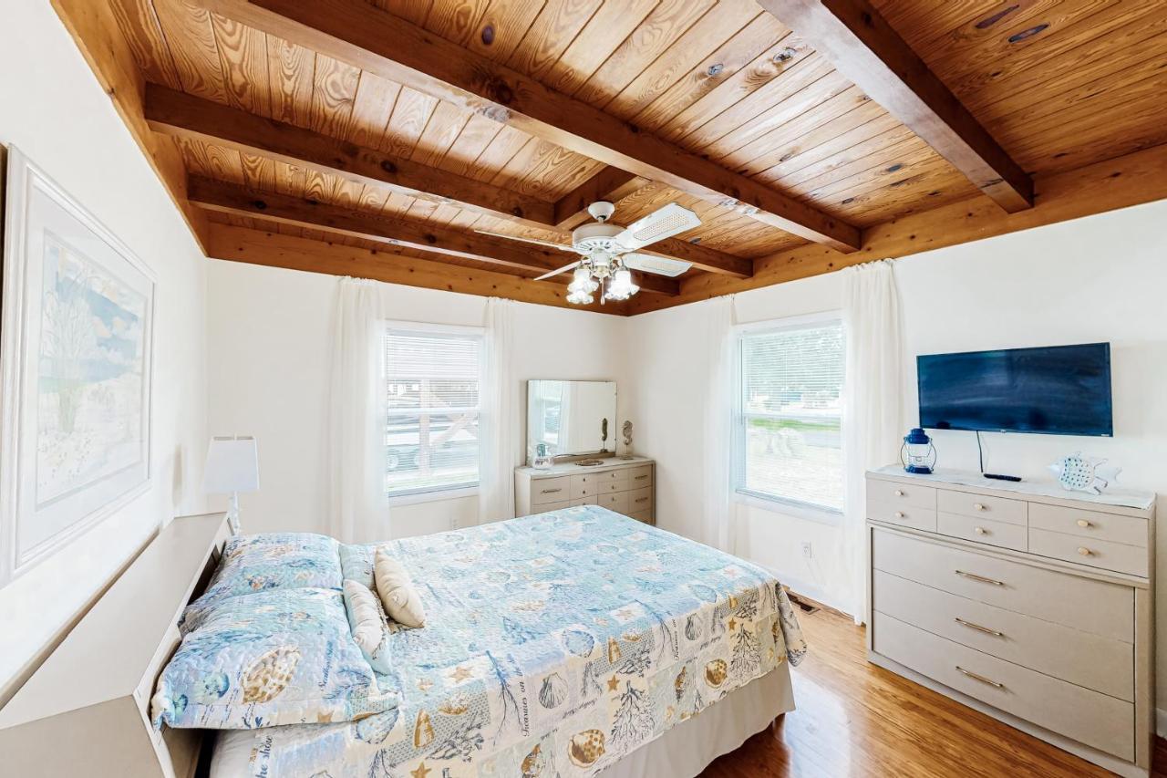 Ginny'S Coastal Cottage Oak Island Exteriör bild