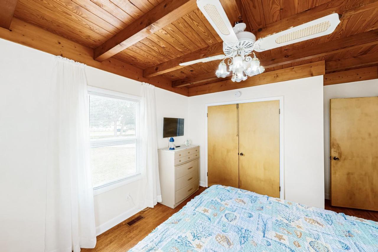 Ginny'S Coastal Cottage Oak Island Exteriör bild